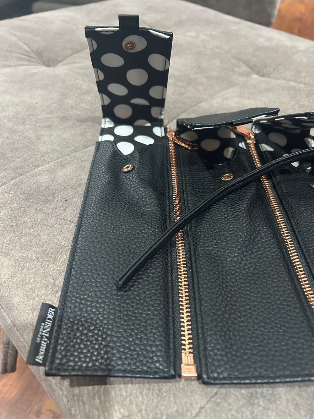 Sephora Black Leather Multi-Pouch 5 brush Bag with Gold Zippers - Picture 2 of 7